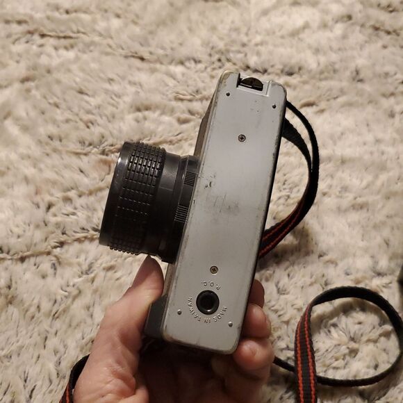 Movie/play Film Camera with Classic Retro Captial SLR - Picture 6 of 6